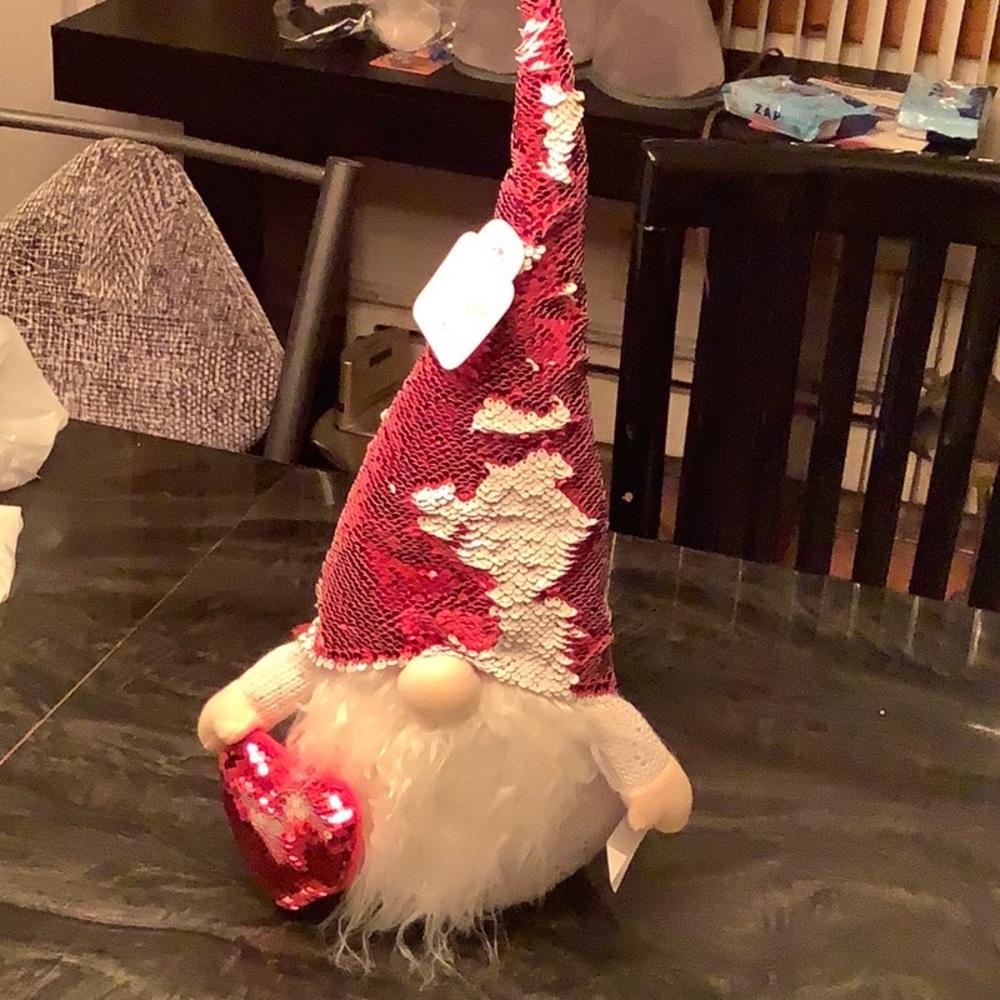 BNWT HOLIDAY GNOME